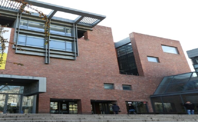 [ソウル] 梨花女子高100周年記念館（이화여고100주년기념관）