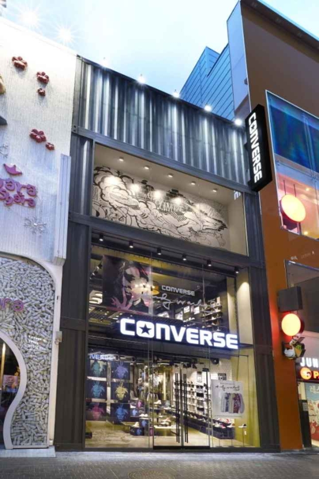 [ソウル] [事後免税店] CONVERSE（コンバース）・ミョンドンジュンアン（明洞中央）店（컨버스명동중앙점）