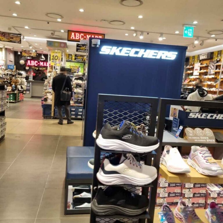 [ソウル] [事後免税店] SKECHERS（スケッチャーズ）（스케쳐스）