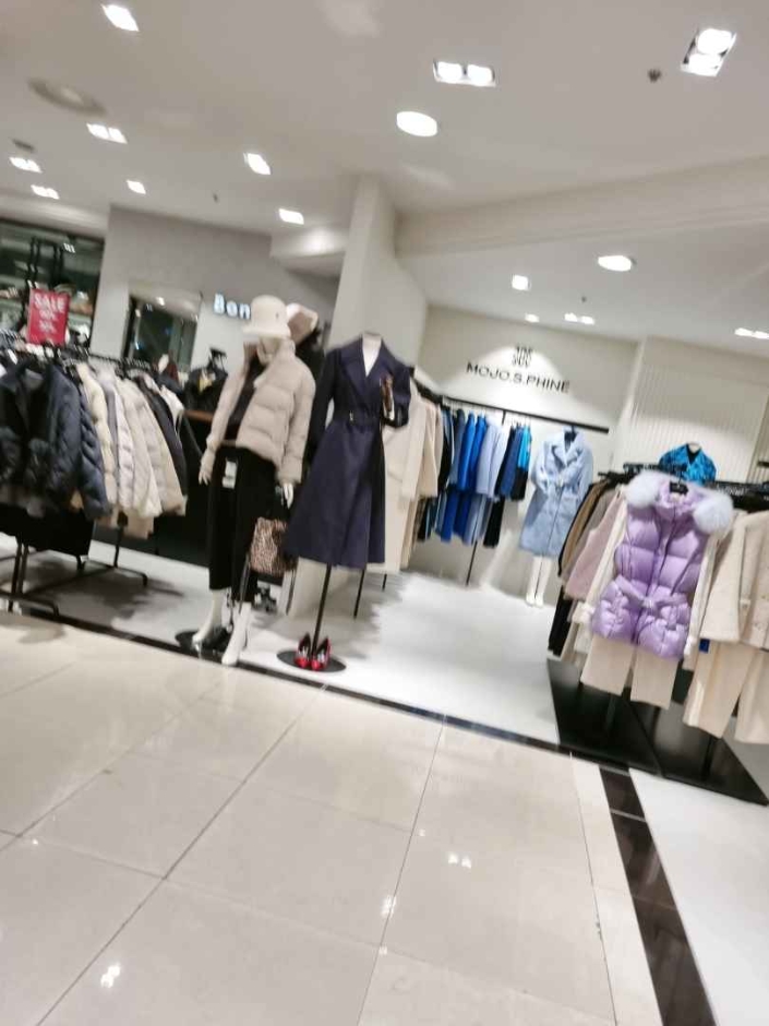 [ソウル] [事後免税店] MOJO.S.PHINE（モゾエスフィン）・2001アウトレットチュンゲ（中渓）（모조에스핀 2001아울렛 중계）