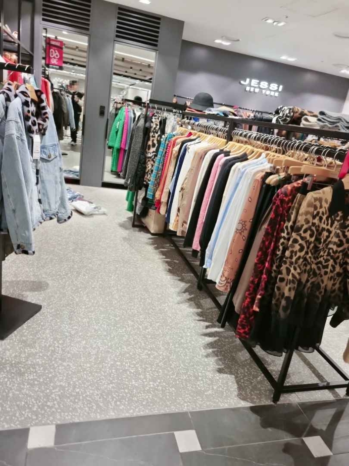 [ソウル] [事後免税店] JESSI NEWYORK（ジェシーニューヨーク）・NCシングロ（新九老）（제시뉴욕 nc신구로）