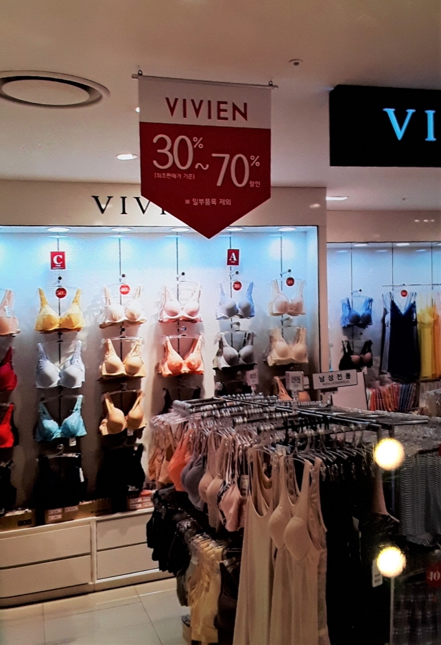 [ソウル] [事後免税店] VIVIEN（ヴィヴィアン）・ロッテソウル駅店（비비안 롯데 서울역점）