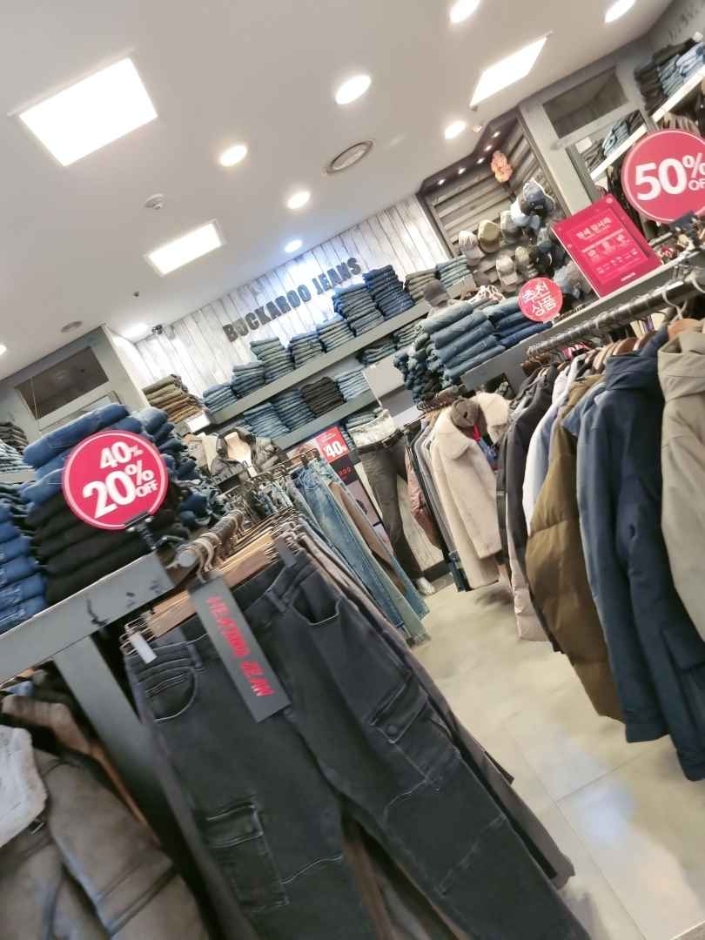 [ソウル] [事後免税店] BUCKAROO（バッカルー）・2001アウトレットチュンゲ（中渓）（버커루 2001아울렛 중계）