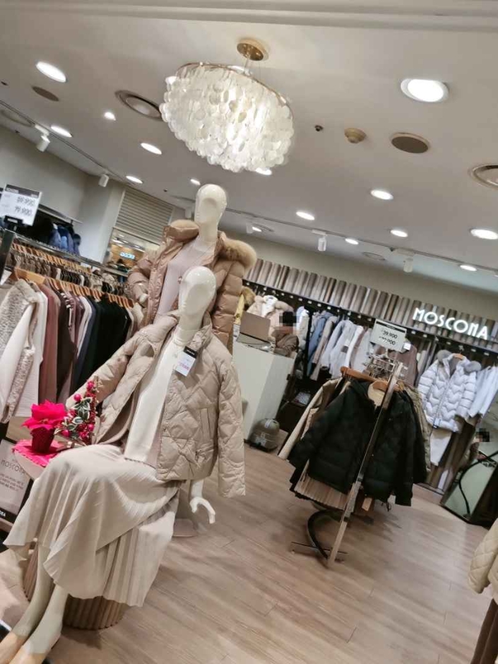 [ソウル] [事後免税店] MOSCONA（モスコナ）・2001アウトレットチュンゲ（中渓）（모스코나 2001아울렛 중계）