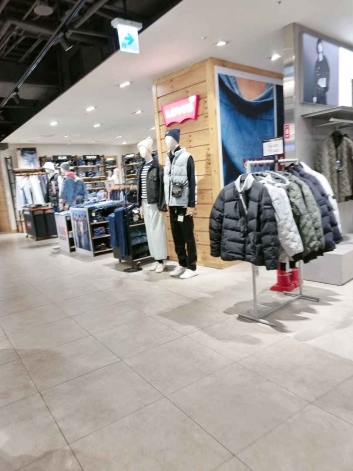 [ソウル] [事後免税店] LEVI’S（リーバイス）（리바이스）