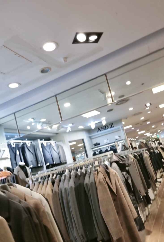 [ソウル] [事後免税店] ANDZ（アンドジー）・2001アウトレットチュンゲ（中渓）（앤드지 2001아울렛 중계）