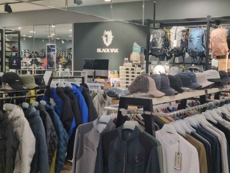 [ソウル] [事後免税店] BLACKYAK（ブラックヤク）・ロッテファクトリーカサン（加山）（블랙야크 롯데팩토리 가산）