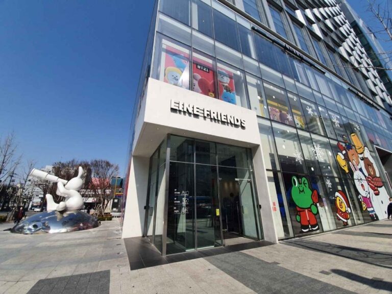 [ソウル] [事後免税店] LINE FRIENDS（ラインフレンズ）・ホンデ（弘大）フラッグシップストア（라인프렌즈홍대플래그십스토어）