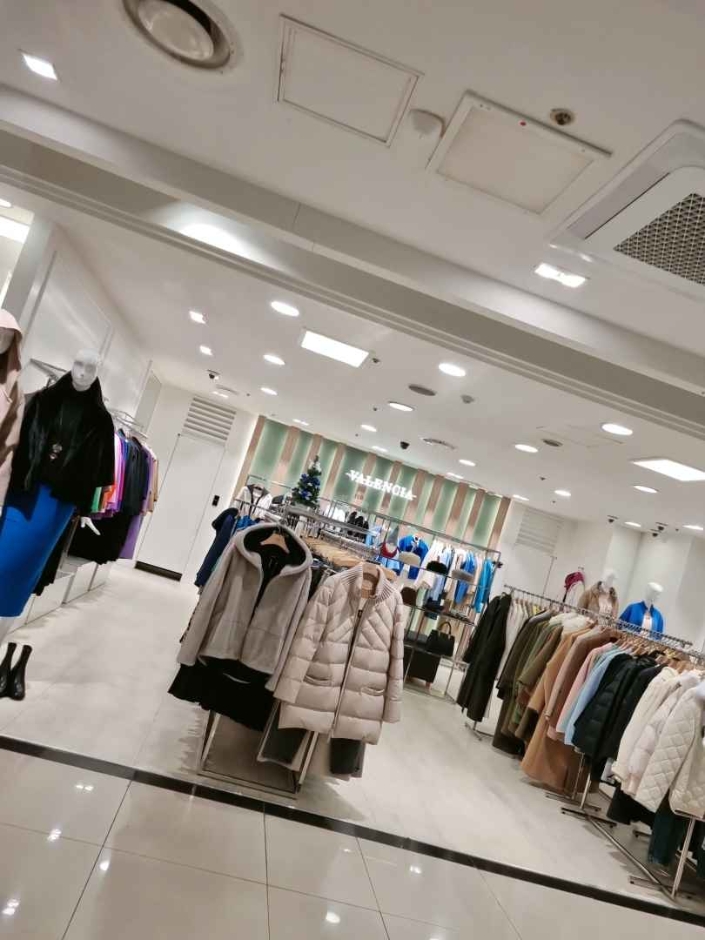 [ソウル] [事後免税店] VALENCIA（バレンシア）・2001アウトレットチュンゲ（中渓）（발렌시아 2001아울렛 중계）