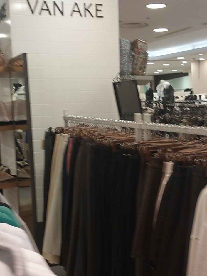 [ソウル] [事後免税店] VAN AKE（ヴァンエーク）（반에이크）