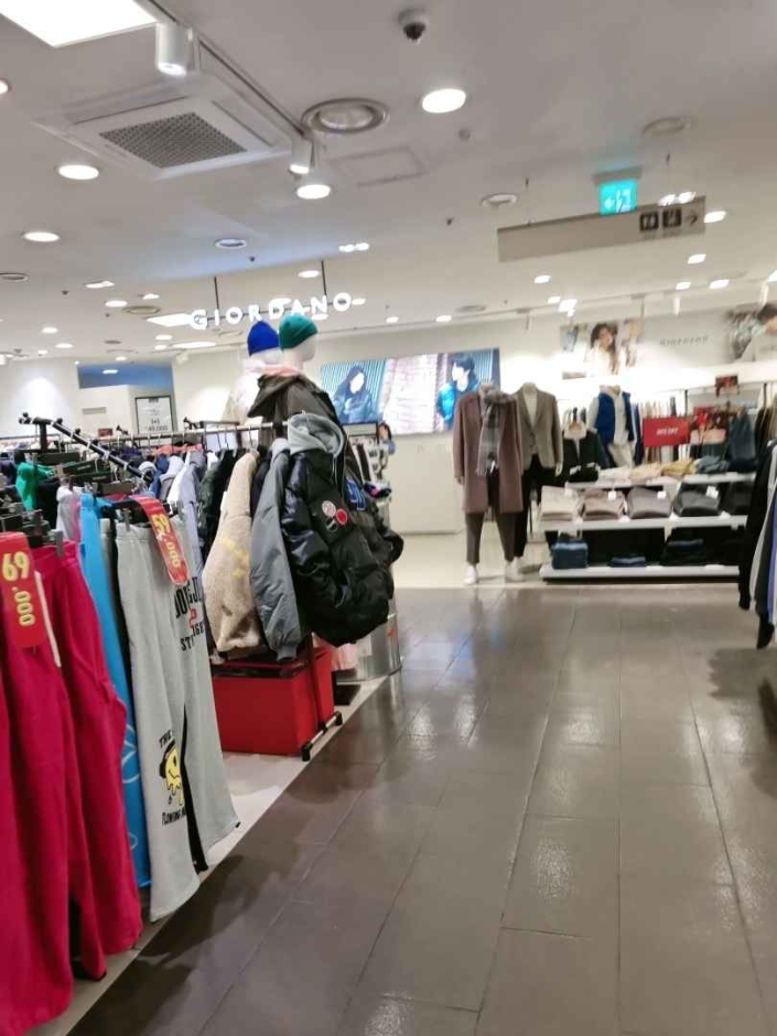 [ソウル] [事後免税店] GIORDANO（ジョルダーノ）・2001アウトレットチュンゲ（中渓）（지오다노 2001아울렛 중계）