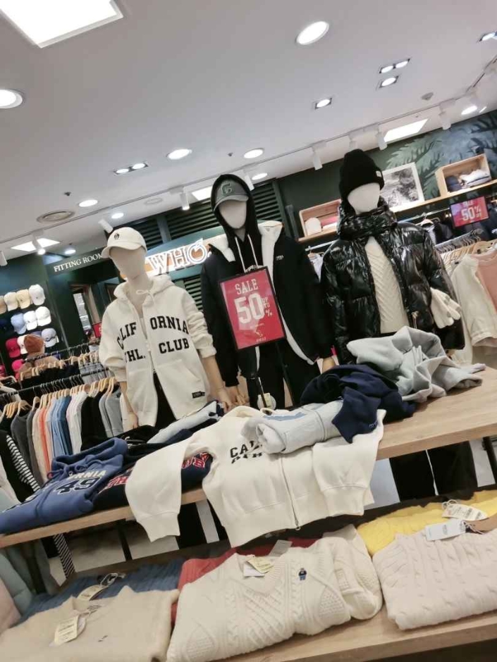 [ソウル] [事後免税店] WHO.A.U・2001アウトレットチュンゲ（中渓）（후아유 2001아울렛 중계）