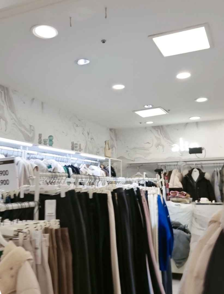 [ソウル] [事後免税店] ALTO（アルト）・2001アウトレットチュンゲ（中渓）（알토 2001아울렛 중계）