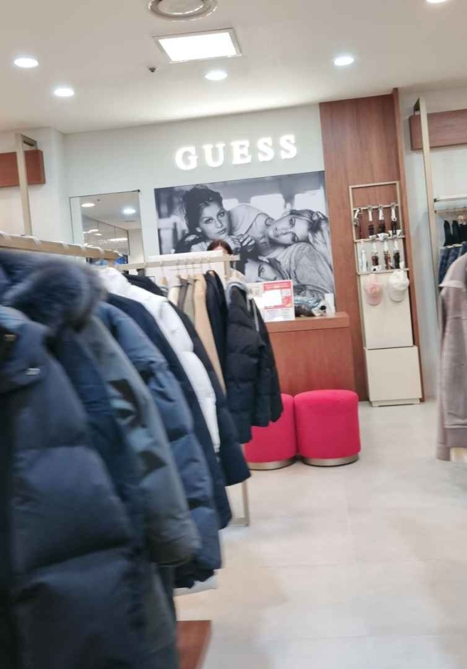 [ソウル] [事後免税店] GUESS・ロッテファクトリーカサン（加山）（게스 롯데팩토리 가산）