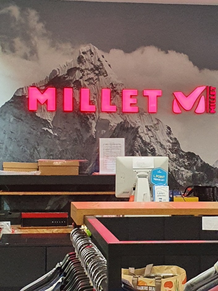 [ソウル] [事後免税店] MILLET（ミレー）・ロッテファクトリーカサン（加山）（밀레 롯데팩토리가산）
