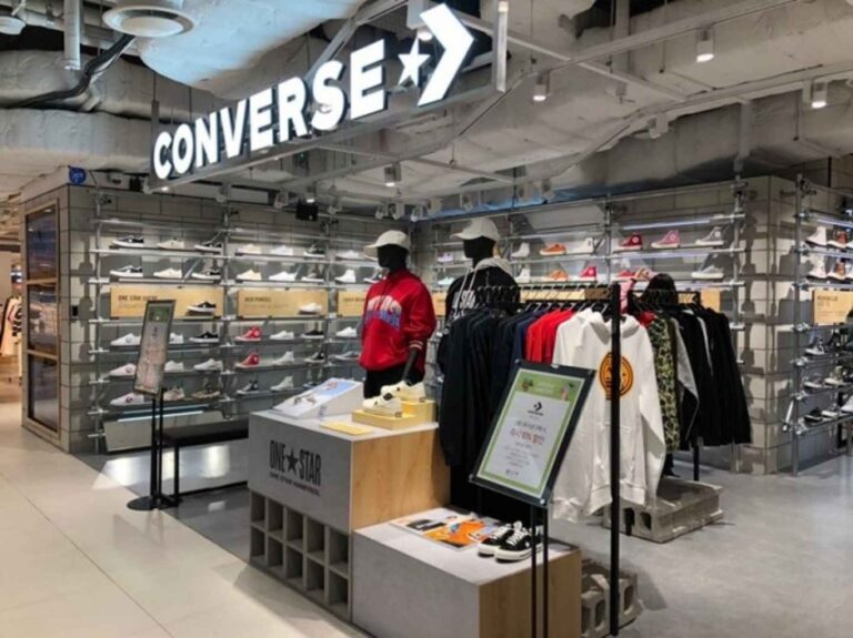 [ソウル] [事後免税店] CONVERSE（コンバース）EXIT・ホンデ（弘大）店（컨버스 EXIT 홍대점）
