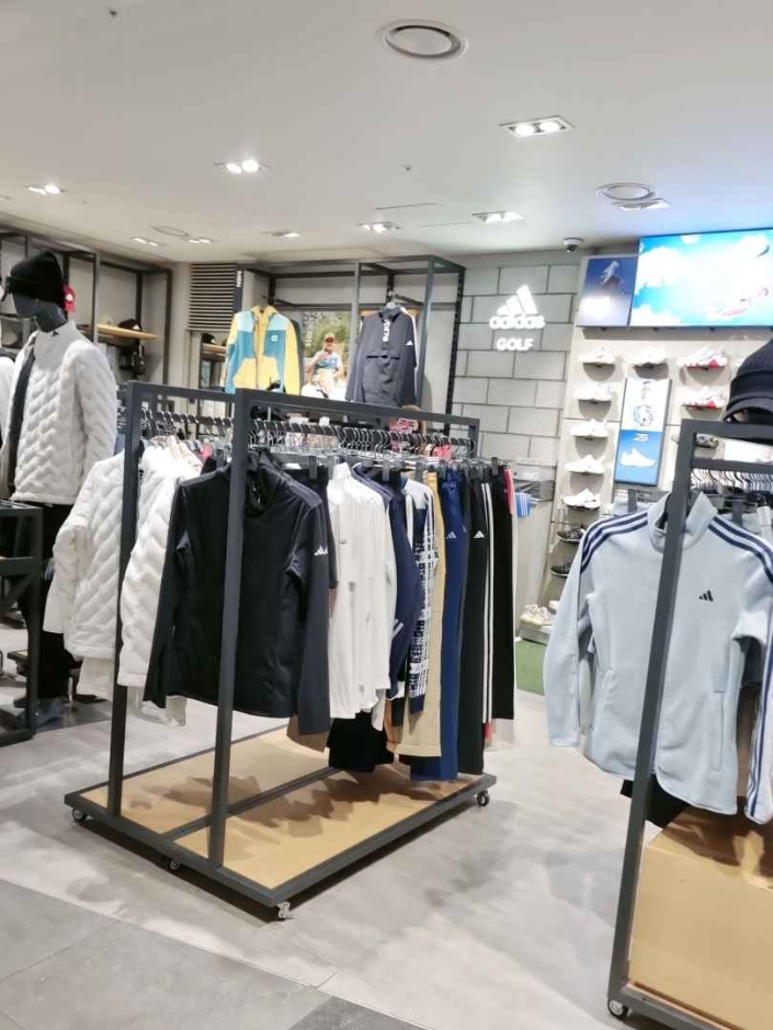 [ソウル] [事後免税店] adidas（アディダス）ゴルフ・NCシングロ（新九老）（아디다스골프 nc신구로）