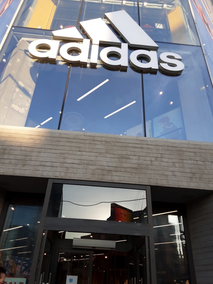 [ソウル] [事後免税店] adidas（アディダス）・カンナム（江南）ブランドセンター（아디다스 강남브랜드센터）