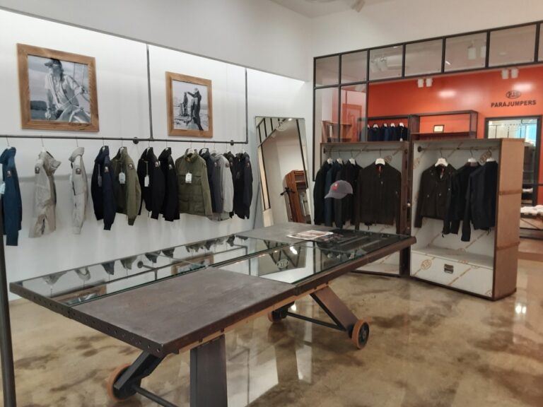 [ソウル] [事後免税店] PARAJUMPERS（パラジャンパーズ）・ロッテ百貨店チャムシル（蚕室）AVENUEL（アヴェニュエル）店（파라점퍼스 롯데백화점 잠실 에비뉴엘점）