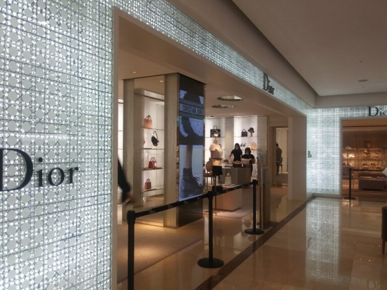 [ソウル] [事後免税店] DIOR（ディオール）・現代本店1階（디올 현대 본점 1층）