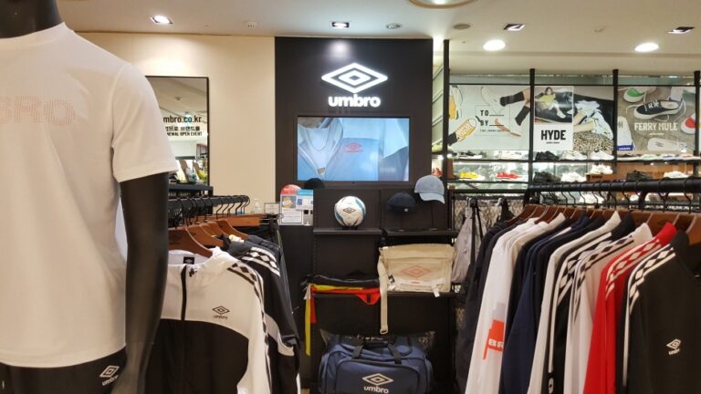 [ソウル] [事後免税店] UMBRO（アンブロ）・コンデ（建大）スターシティ（엄브로건대스타시티）