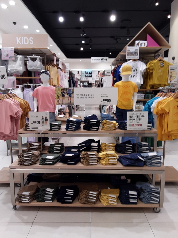 [ソウル] [事後免税店] ユニクロ・ディーキューブシティ（유니클로 디큐브시티）