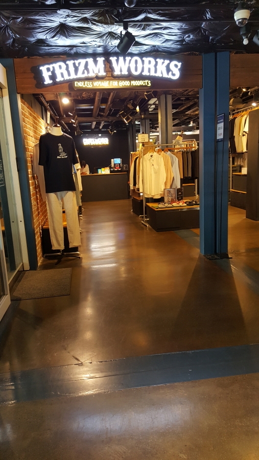 [ソウル] [事後免税店] FrizmWORKS（フリズムワークス）・コンデ（建大）コモングラウンド（프리즘웍스 건대커먼그라운드）