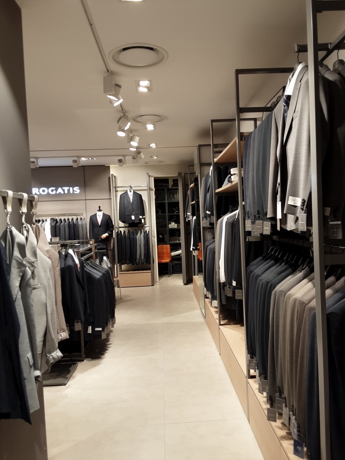 [ソウル] [事後免税店] ROGATIS（ロガディス）・現代シティモールガーデンファイブ店（로가디스 현대 시티몰 가든파이브점）