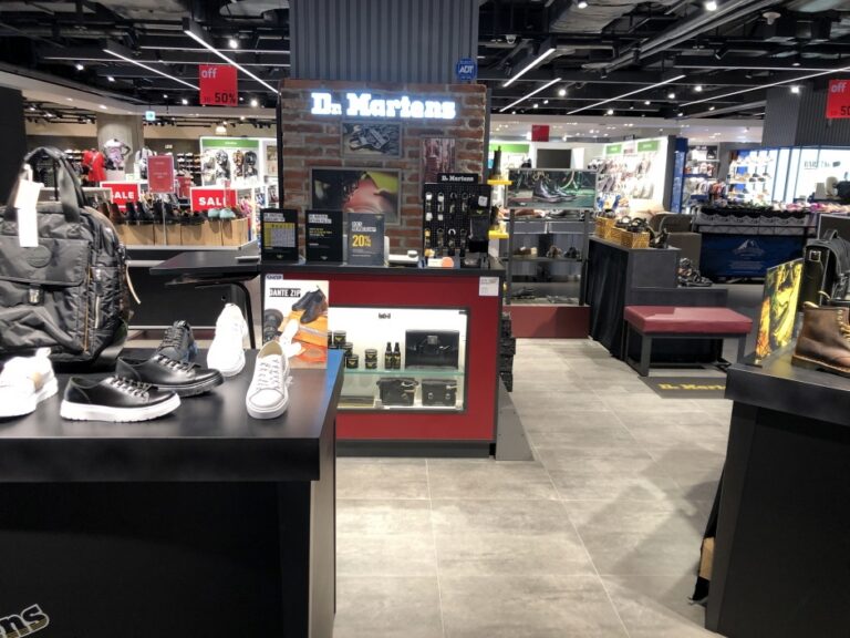 [ソウル] [事後免税店] DR. MARTENS（ドクターマーチン）・ガーデンファイブ店（닥터마틴 가든파이브점）