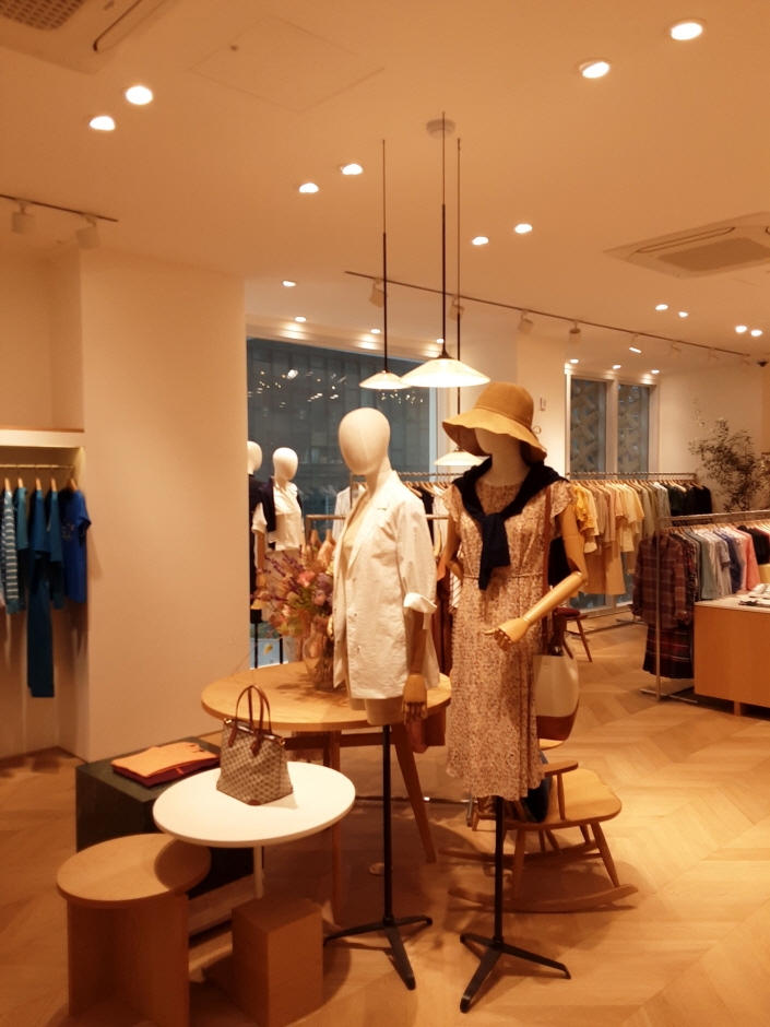 [ソウル] [事後免税店] （株）LF（ミョンドン（明洞）HAZZYS（へジス）総合）（주）LF（명동헤지스종합）