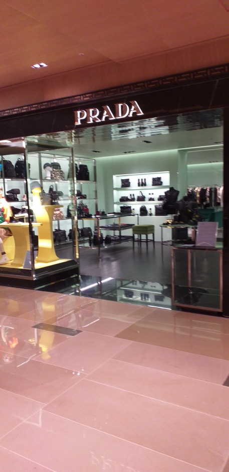 [ソウル] [事後免税店] PRADA（PRADA）