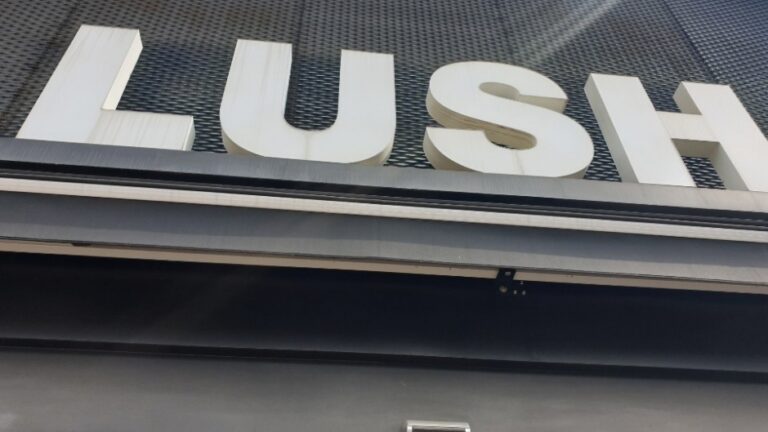 [ソウル] [事後免税店] （株）LUSHKOREA（ラッシュコリア）・キョンニダンギル店（㈜러쉬코리아 경리단길점）