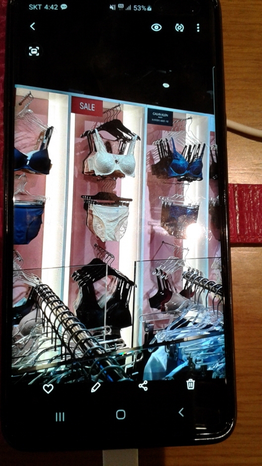 [ソウル] [事後免税店] GUESS・DOOTA（게스 두타）