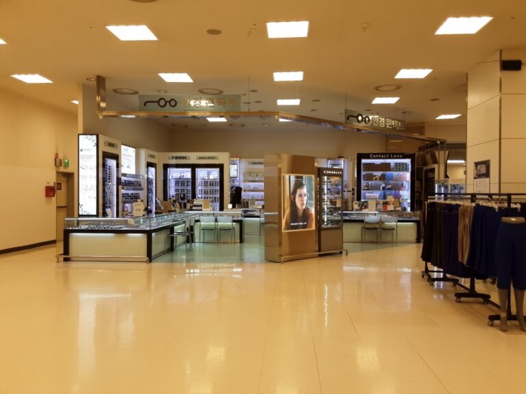 [ソウル] [事後免税店] ルマン眼鏡コンタクト・チョンゲチョン（清渓川）（르망안경콘택트 청계천）
