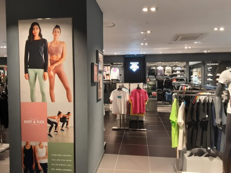 [ソウル] [事後免税店] DESCENTE（デサント）・現代ガーデンファイブ（데상트 현대가든파이브）