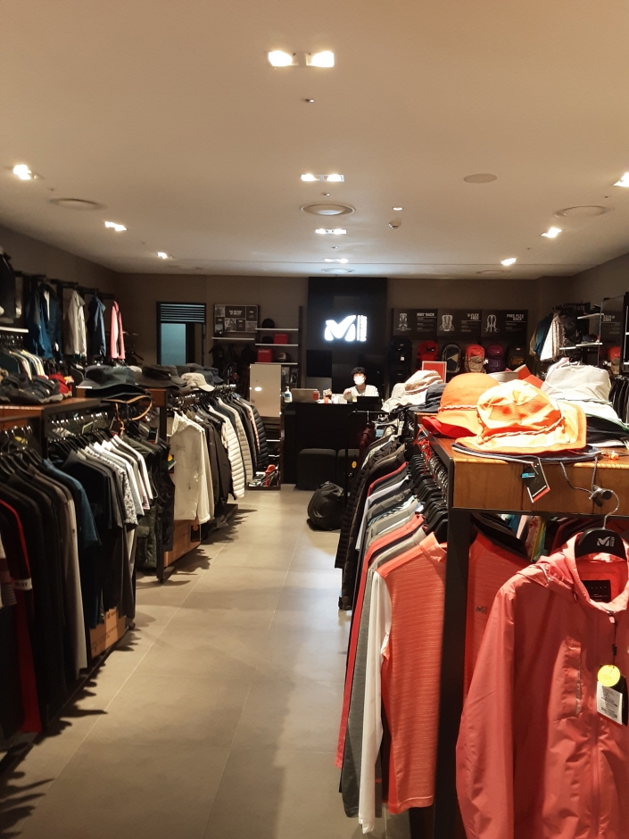 [ソウル] [事後免税店] MILLET（ミレー）・現代ガーデンファイブ（밀레 현대가든파이브）