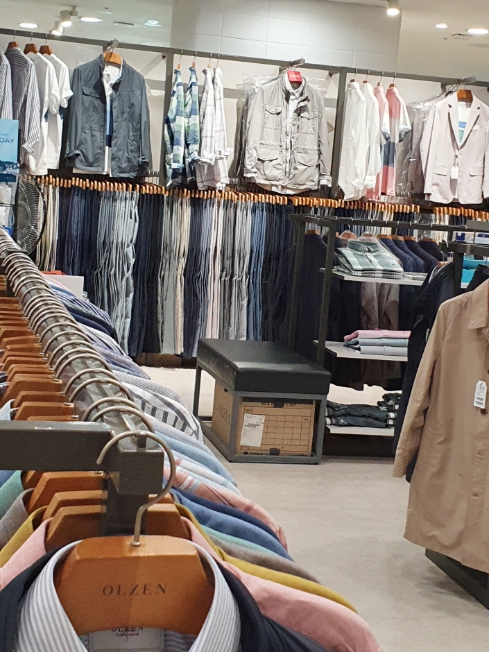 [ソウル] [事後免税店] OLZEN（オルゼン）・ロッテファクトリーカサン（加山）（올젠 롯데팩토리가산）