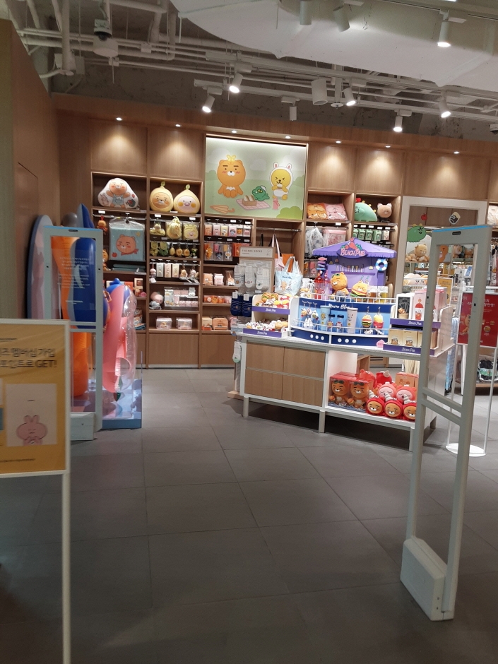 [ソウル] [事後免税店] KAKAO FRIENDS（カカオフレンズ）・ヤングプラザミョンドン（明洞）（카카오프렌즈 영플라자명동）
