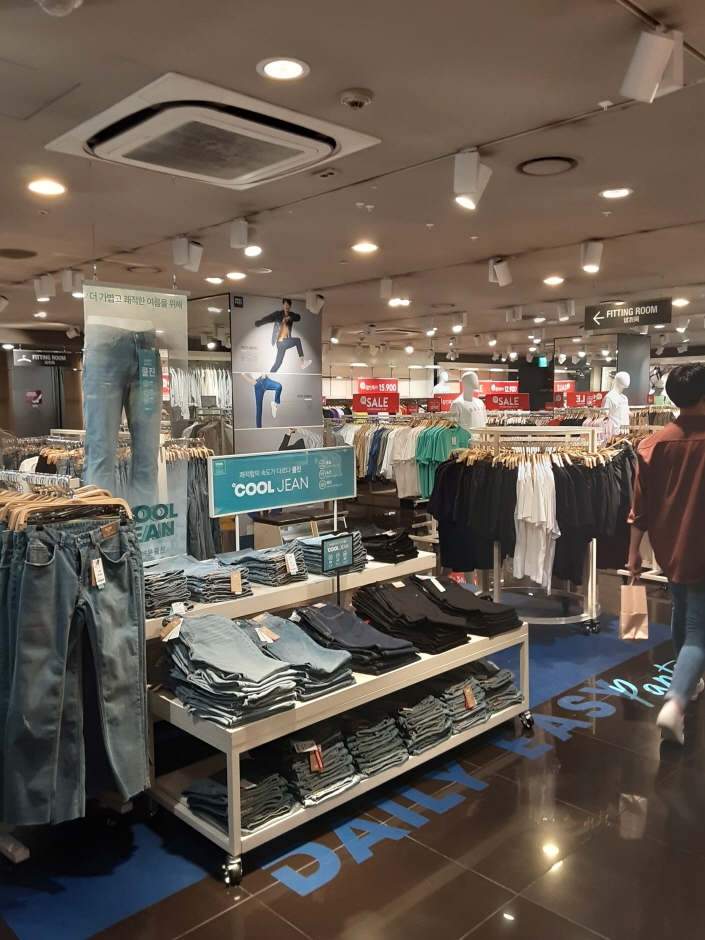[ソウル] [事後免税店] EW SPAO・ミョンドン（明洞）（EW 스파오 명동）