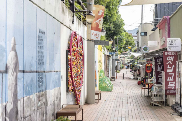 [大邱] 金光石キル（金光石タシクリギキル）（김광석 길（김광석다시그리기길））