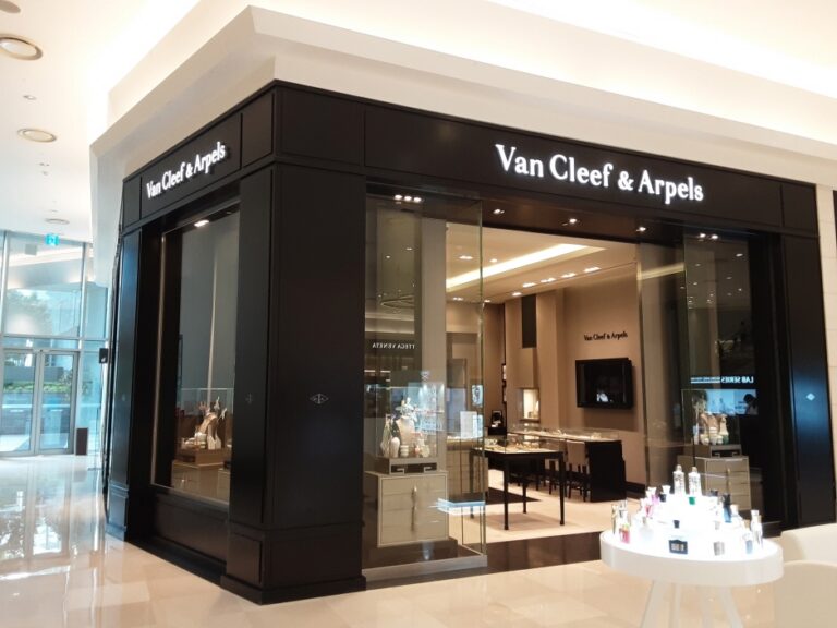 [釜山] [事後免税店] Van Cleef ＆ Arpels（ヴァン クリーフアンドアーペル）・シンセゲ（新世界）センタムシティ店（반클리프아펠 신세계 센텀시티점）