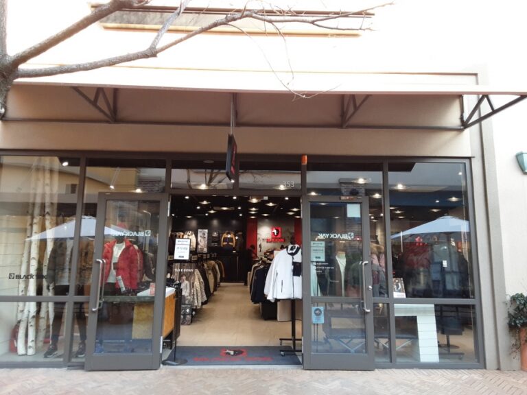 [釜山] [事後免税店] BLACKYAK（ブラックヤク）・シンセゲ（新世界）プサン（釜山）（블랙야크 신세계부산）