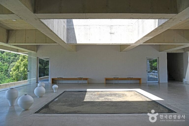 [京畿道] TRIVIUM（트리비움）