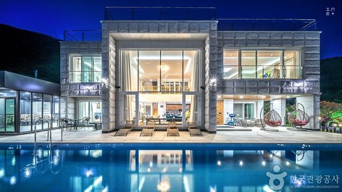 [京畿道] 加平ミラモンティ・プールヴィラペンション  (가평미라몬티풀빌라펜션)