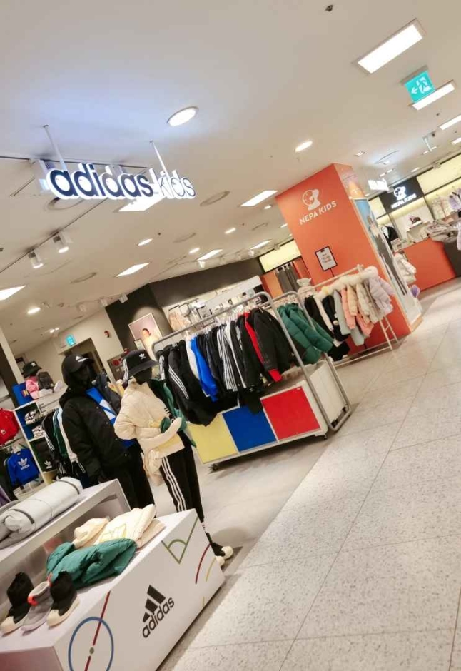 [京畿道] [事後免税店] adidas（アディダス）キッズ・ニューコアピョンチョン（坪村）（아디다스 키즈 뉴코아 평촌）