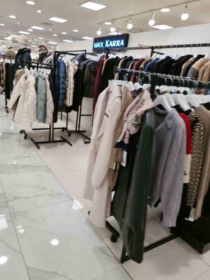 [京畿道] [事後免税店] MAX KARRA（マックスカラ）・ニューコアピョンチョン（坪村）（막스카라 뉴코아 평촌）