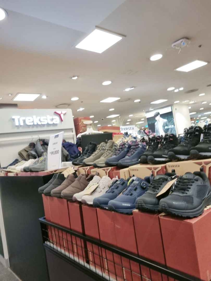 [京畿道] [事後免税店] Treksta（トレクスタ）・ニューコアピョンチョン（坪村）（트렉스타 뉴코아 평촌）