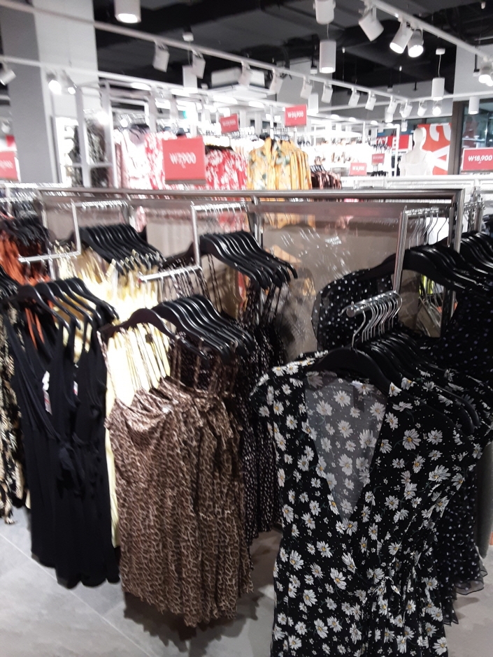 [京畿道] [事後免税店] H＆M・シンセゲ（新世界）アウトレットパジュ（坡州）（에이치엔엠 신세계아울렛 파주）