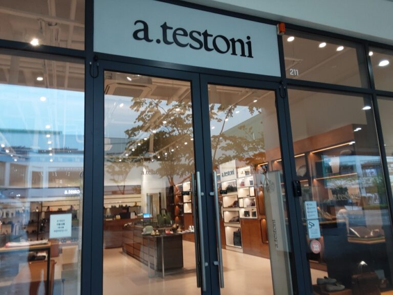 [京畿道] [事後免税店] A.TESTONI（ア・テストーニ）・現代キンポ（金浦）アウトレット店（아테스토니 현대김포아울렛점）