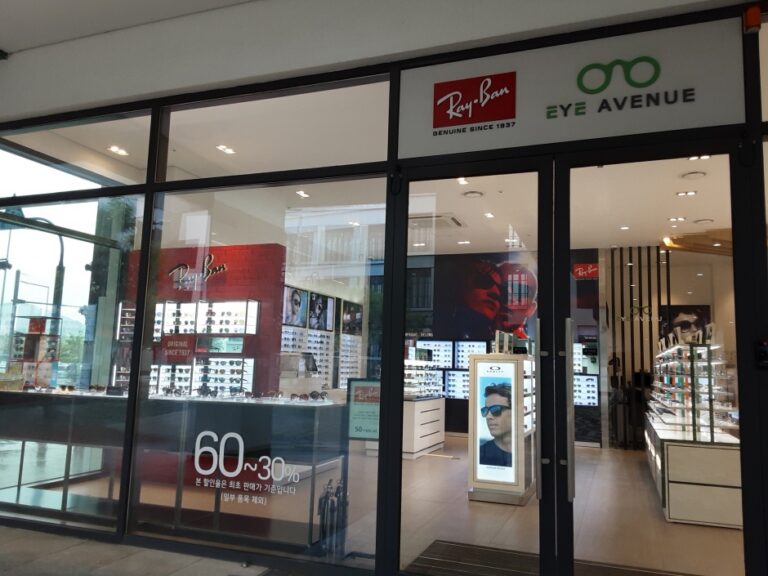 [京畿道] [事後免税店] LUXOTTICA（ルックスオティカ）（룩소티카）